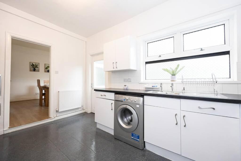Bright & Modern 3 Bedroom Old Trafford Home Manchester Luaran gambar